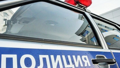 Полицейские в Заокском установили подозреваемую в краже денег